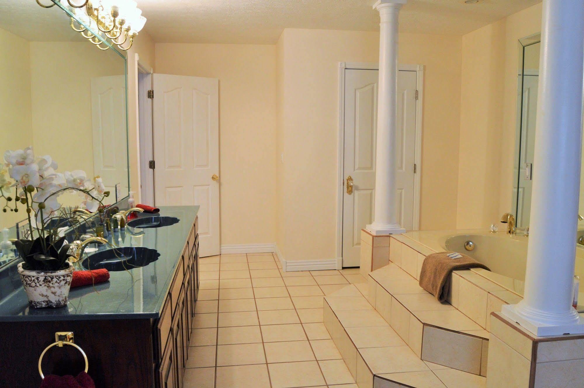Lafayette Grand Manor Appartement Waynesville Buitenkant foto